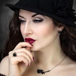 ALCHEMY GOTHIC Clous D'Oreilles 'Ring O'Roses' -ALCHEMY GOTHIC shop clous d oreilles ring o roses 3