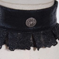 Red Queen's Black Legion Top En Dentelle Noire 'Thyone' -ALCHEMY GOTHIC shop top en dentelle noire thyone 1 7